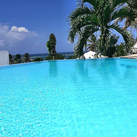 Villa Les Nereides Le Moule Exteriör bild