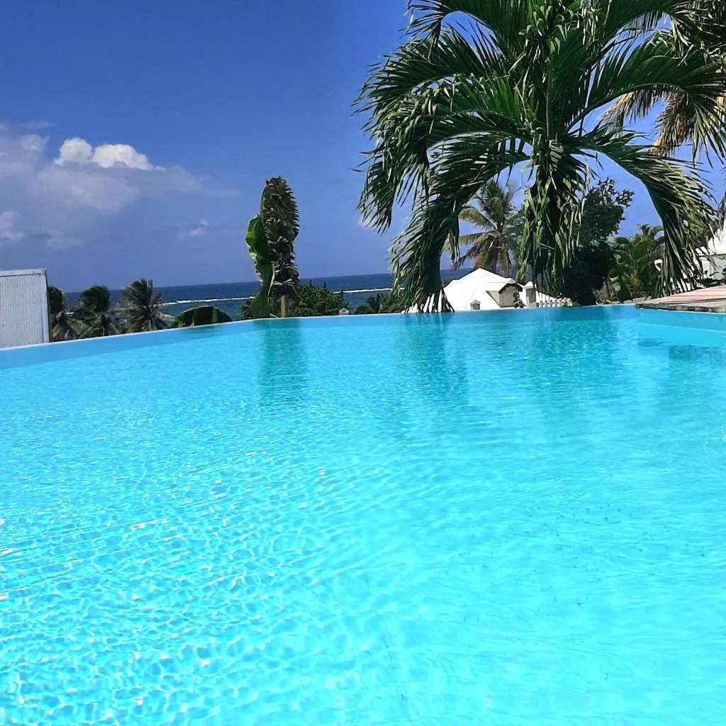 Villa Les Nereides Le Moule Exteriör bild